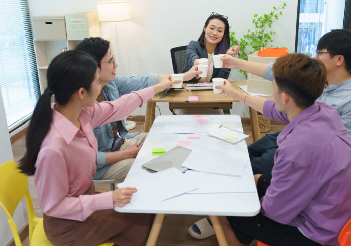 中堅社員が活躍する職場の共通点｜人材育成・組織活性化に必要な“目標を言い合える文化”とは