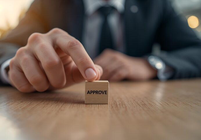 「褒める」よりも効く、「認める」という関わり方｜人材育成とマネジメントに必要な承認の力