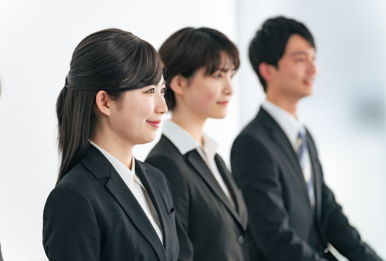 新入社員の配属直後に見逃してはいけない3つのSOSサイン｜早期離職を防ぐOJTのポイント